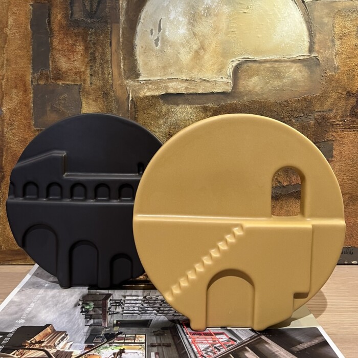 Vaso marrone edificio - immagine 3