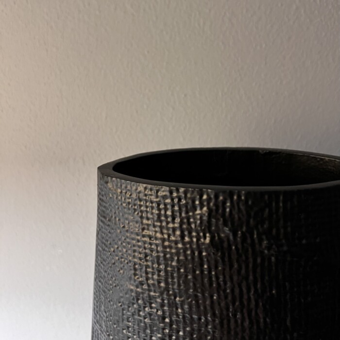 Vaso Nero in Alluminio - immagine 4