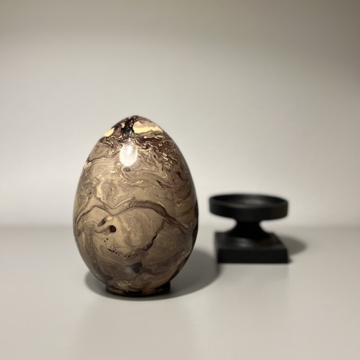 Uovo piccolo in vetro marrone - immagine 5