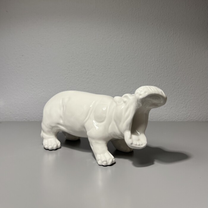 Ippopotamo Bianco in Ceramica Italiana
