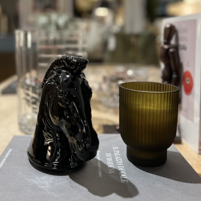 Cavallo Nero in Ceramica Italiana - immagine 2
