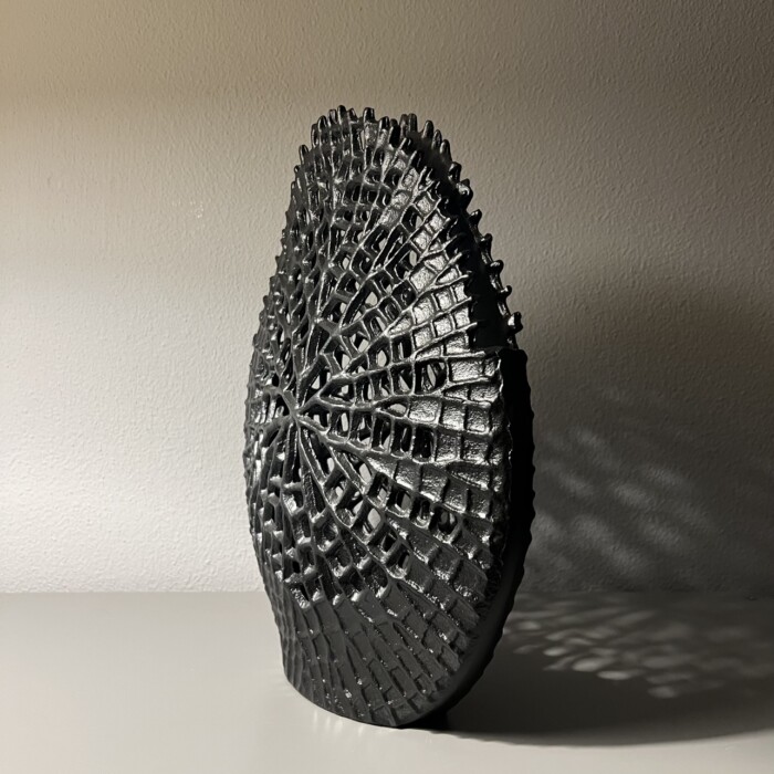 Vaso nero traforato - immagine 3