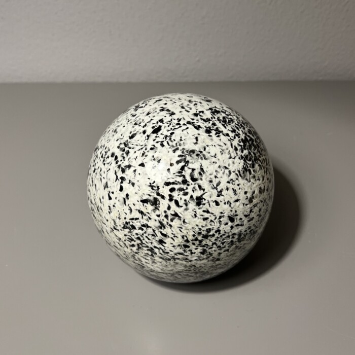 Sfera grigia maculata in vetro - immagine 3