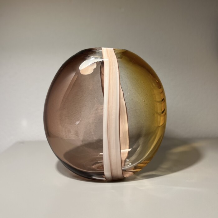 Vaso bicolore ovale in vetro