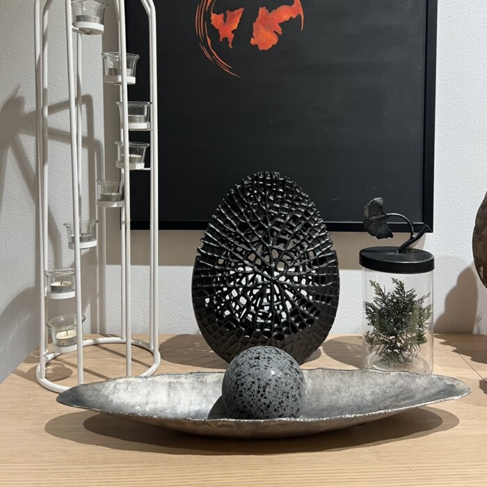 Sfera grigia c/puntini in ceramica - immagine 2
