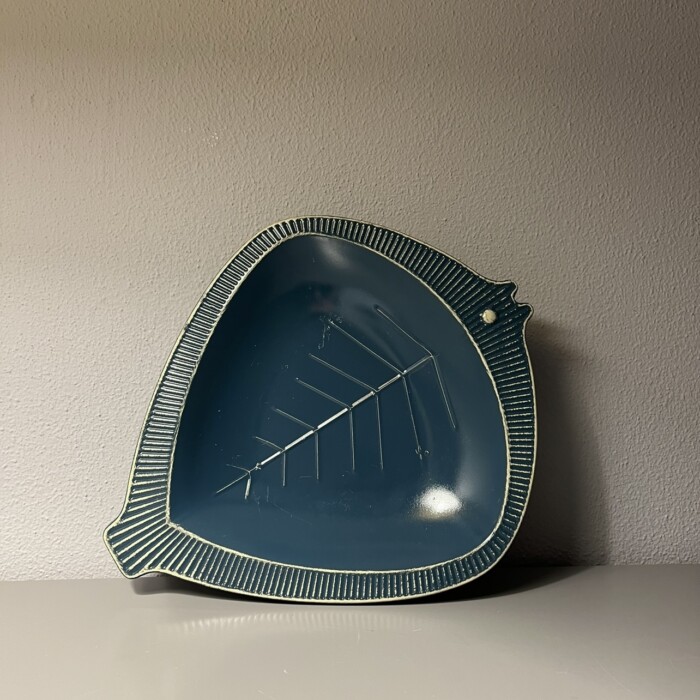 Vassoio pesce in metallo blu